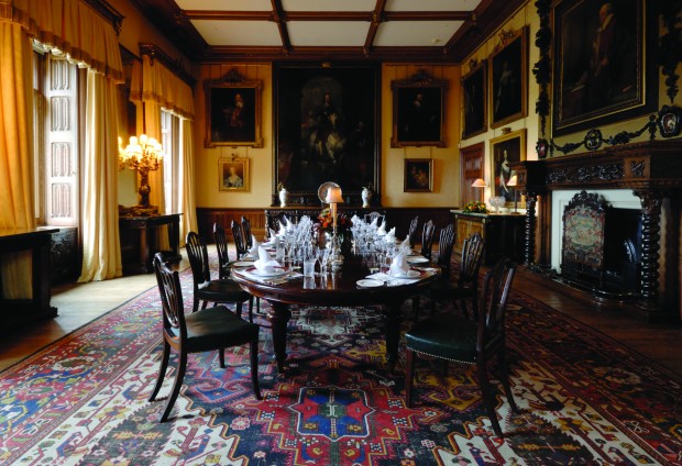HighclereCastle_StateDiningRoom.jpg